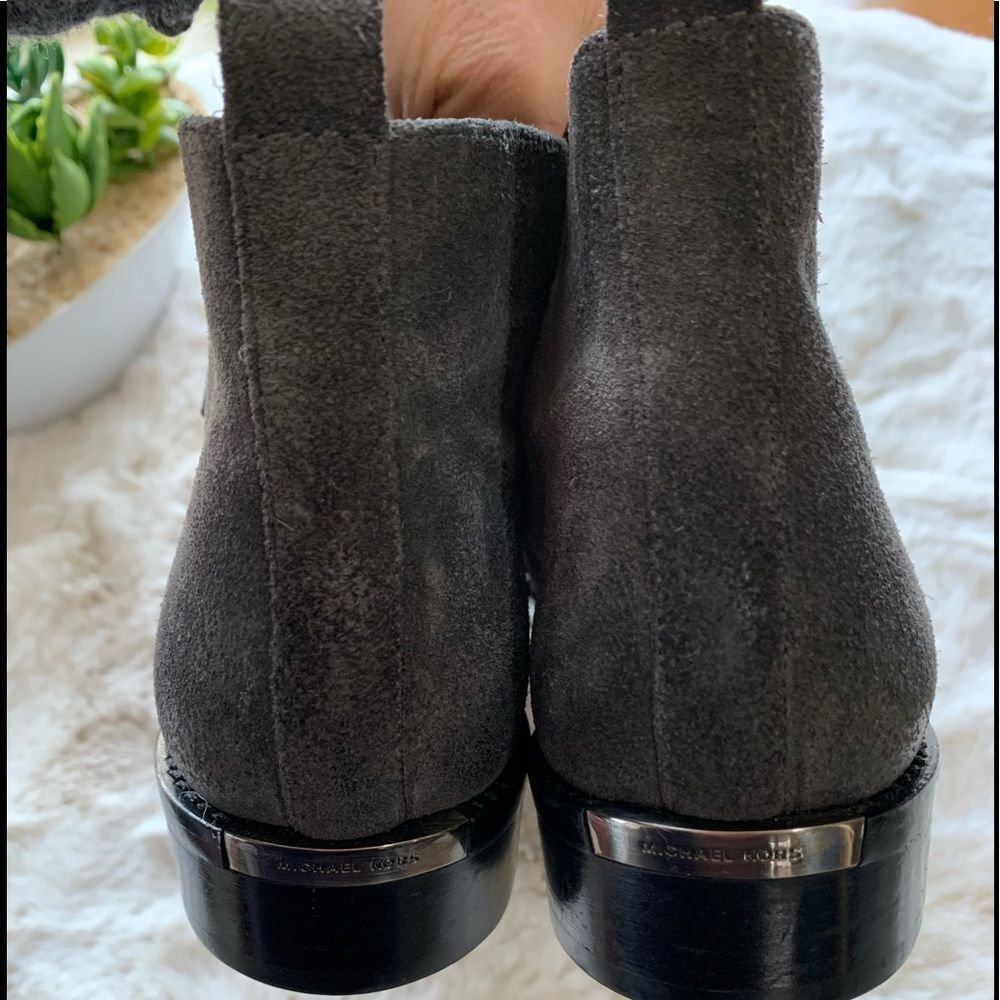 Michael Kors Suede Low Heel Ankle Boot Bootie Two Zippers Gray Women’s Size 5.5 - Picture 6 of 16